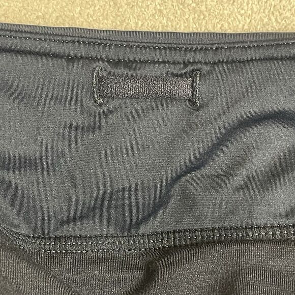 Lululemon Short‎ Womens 6 Black Elastic Waist Lined Zip Pocket Running Workout - Picture 8 of 12